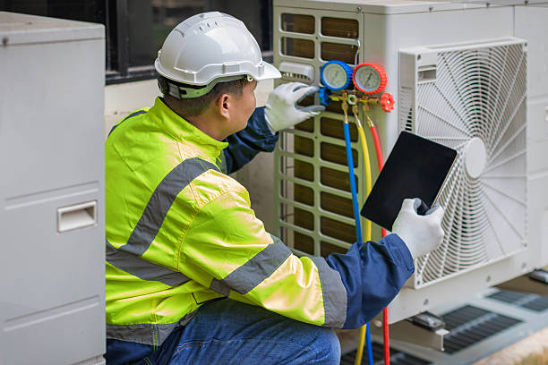 Professional Hvac technician working in Cibolo, TX